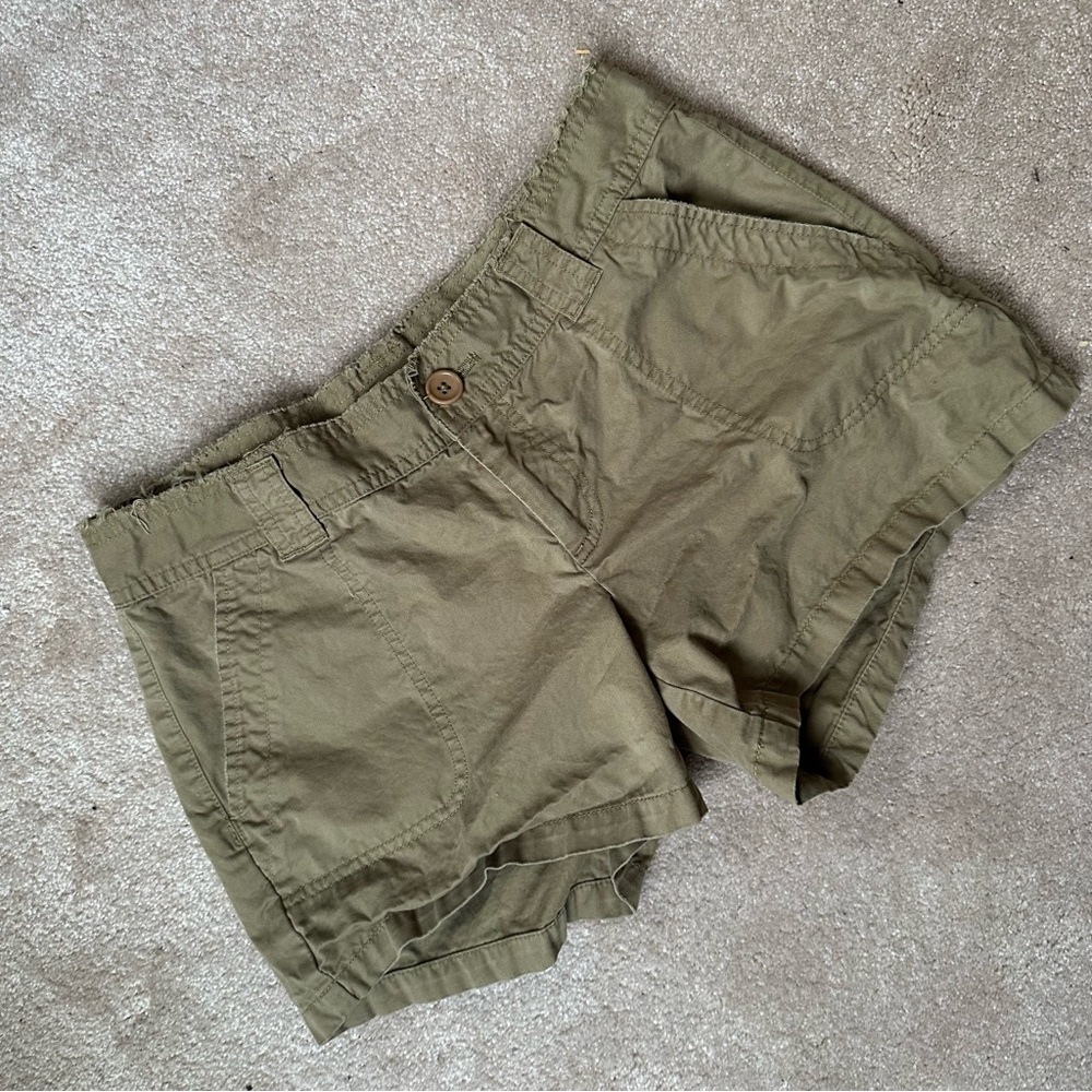 🦋 Halogen Olive Green Women's Mini Utility Shorts w/ Pockets 💚